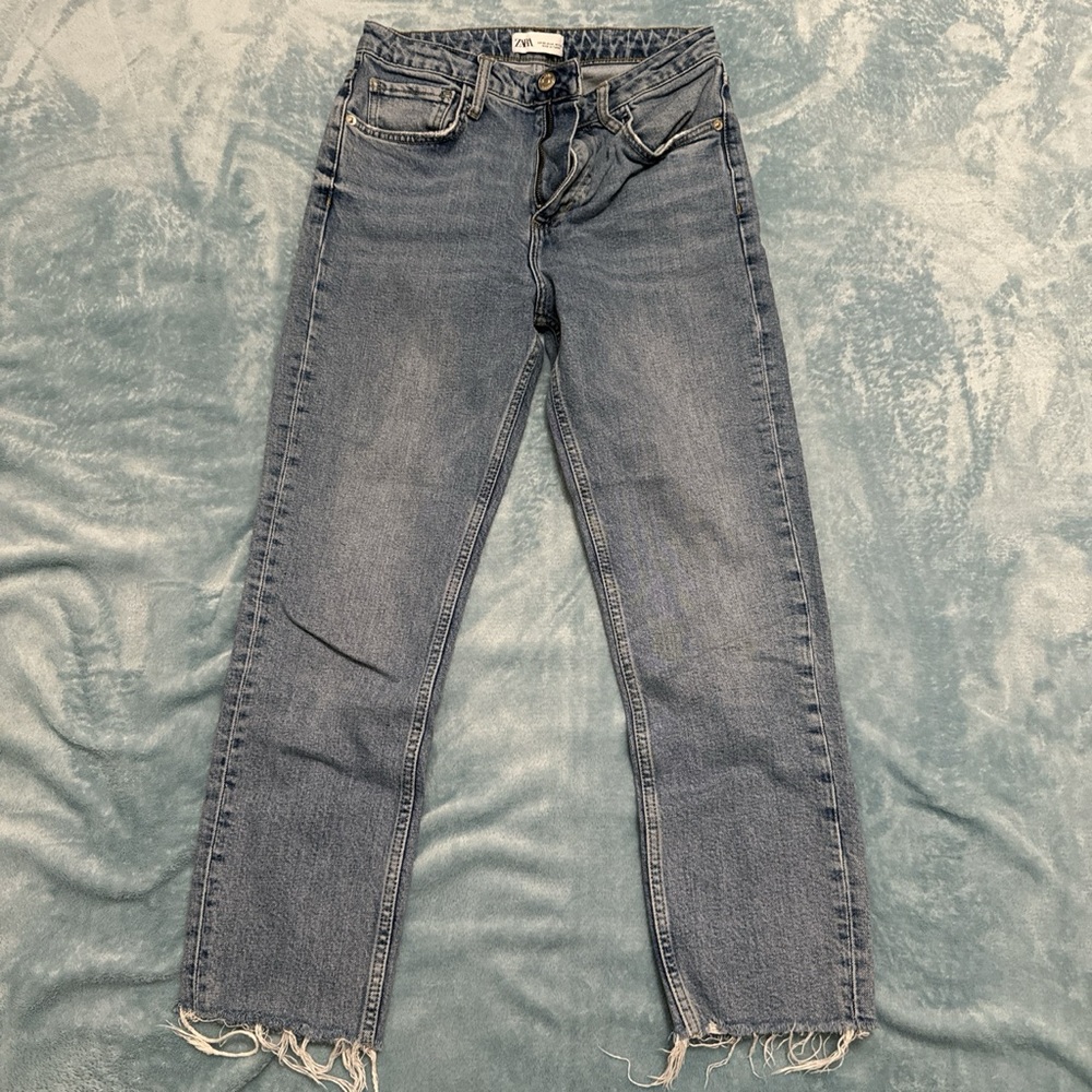 CROPPED BLUE ZARA JEANS